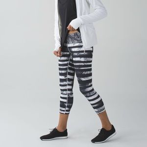 Lululemon Wunder Under Crop II *Full-On Luon